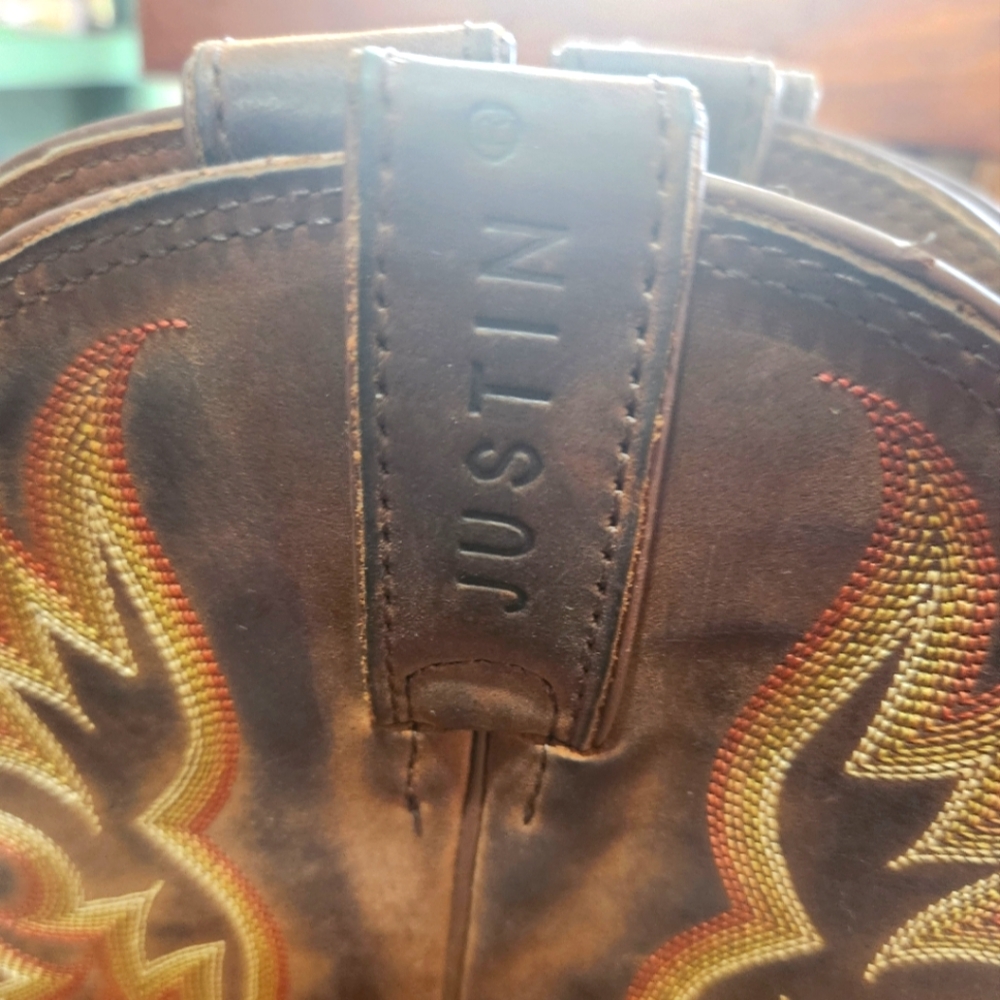 Justin Cowboy Boots like new size 9 mens